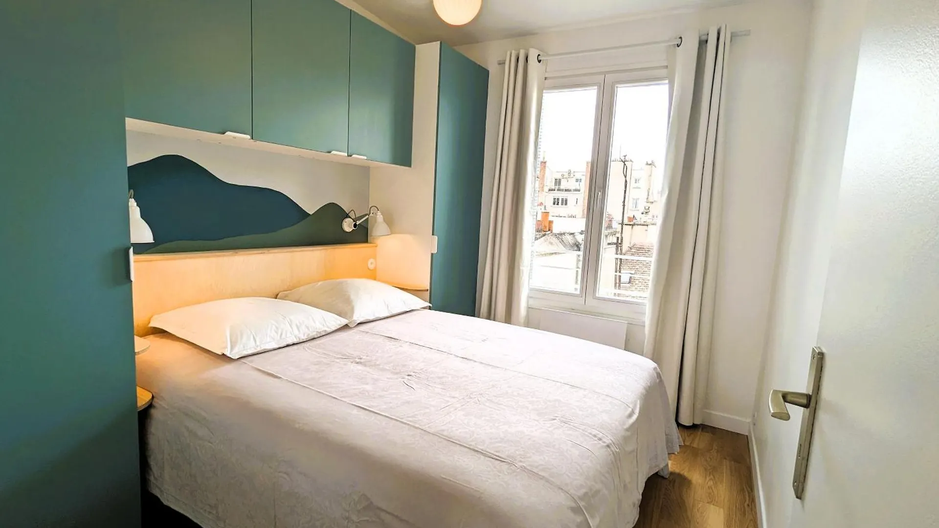 Sur Les Toits De - Marais Apartment *